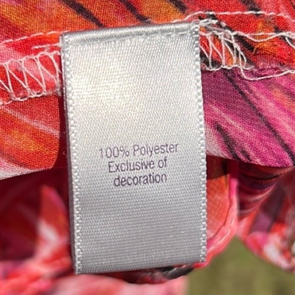 ~eN Jennifer Lopez red embellished cold-shoulder top - Picture 11 of 16